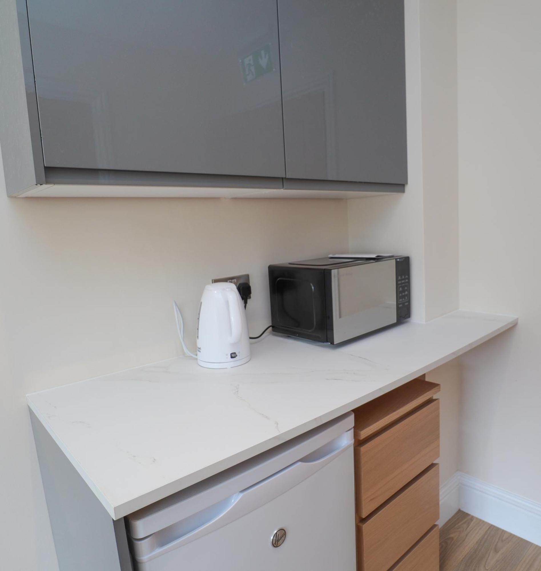 Aqua Nest Eastbourne - En-Suite, Free Parking, Kitchen Eksteriør billede